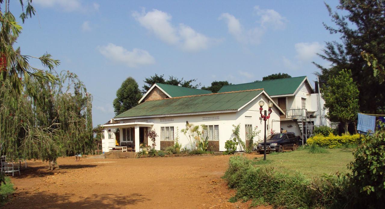 Masaka Backpackers, Tourists Cottage & Campsite ภายนอก รูปภาพ