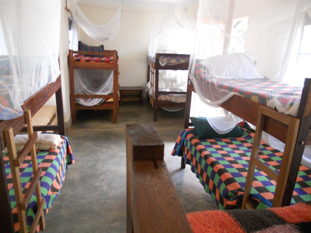 Masaka Backpackers, Tourists Cottage & Campsite ภายนอก รูปภาพ