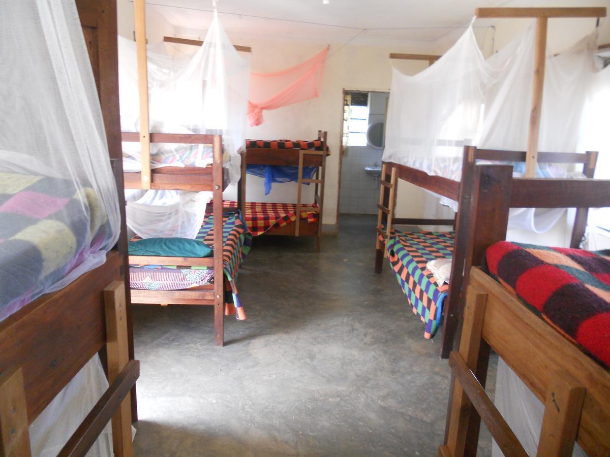 Masaka Backpackers, Tourists Cottage & Campsite ภายนอก รูปภาพ