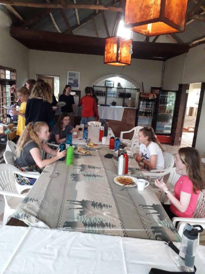 Masaka Backpackers, Tourists Cottage & Campsite ภายนอก รูปภาพ