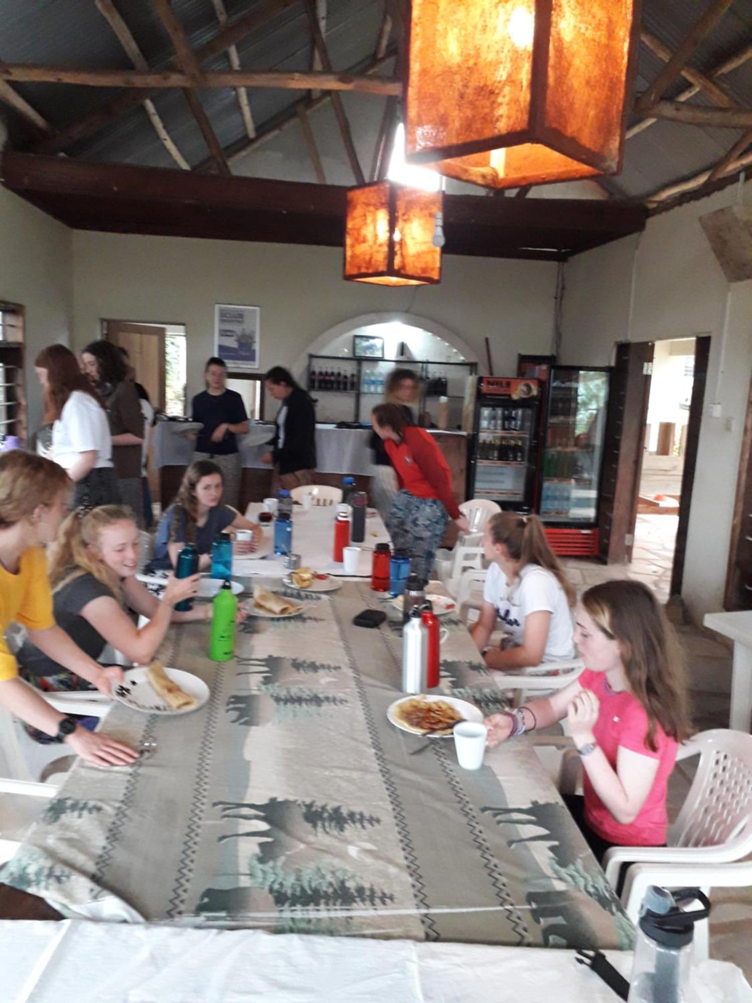 Masaka Backpackers, Tourists Cottage & Campsite ภายนอก รูปภาพ